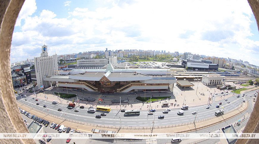 Lukashenko sends professional holiday greetings to Belarusian railway workers