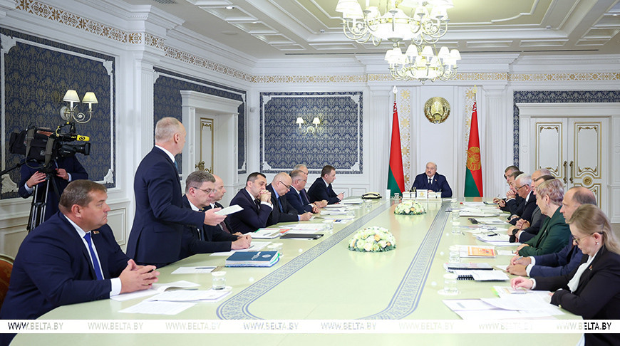 Lukashenko: Efficient retail system must be established in Belarus by 1 January