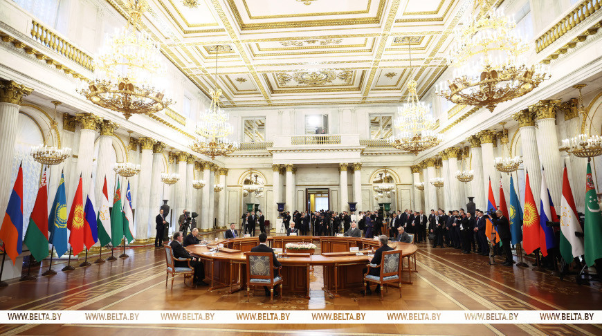 Lukashenko’s working visit to Russia continues with informal meeting of CIS leaders in Hermitage