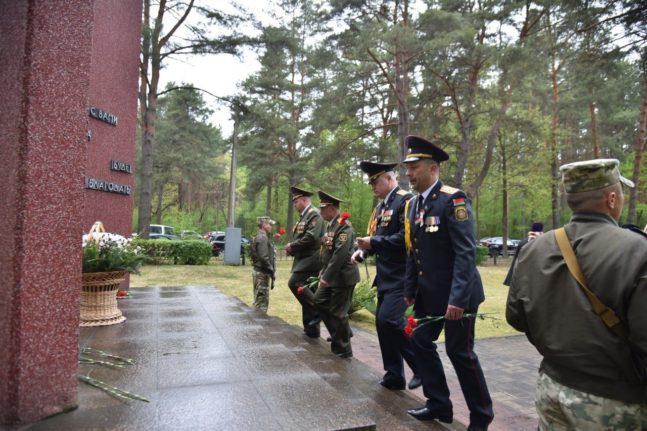 pamyat-vysechennaya-v-kamne-i-serdtsakh-v-urochishche-borok-proshel-miting-rekviem_6