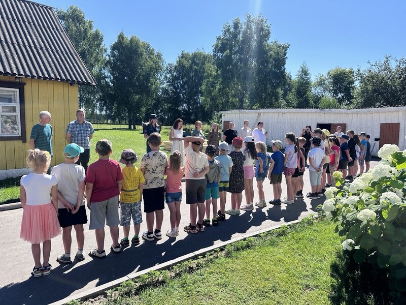 glubokoe-orientiry-leta-kak-deti-uchatsya-bezopasnosti-sredi-solntsa-igr-i-druzhby_1