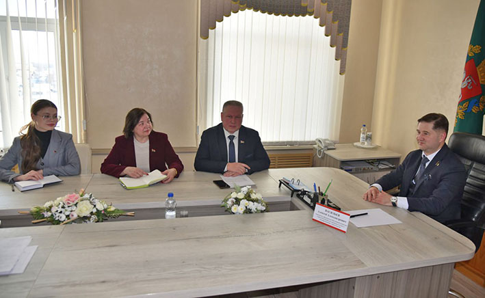 vstrecha-s-zhitelyami-rayona-aleksey-vasilev-provel-priem-grazhdan-v-glubokom_0