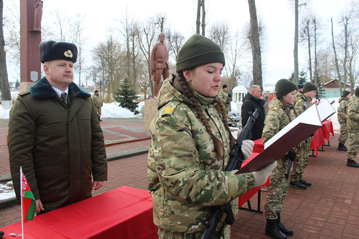 v-glubokom-proshla-torzhestvennaya-tseremoniya-prinyatiya-prisyagi-vospitannikami-voenno-patriotiche_6