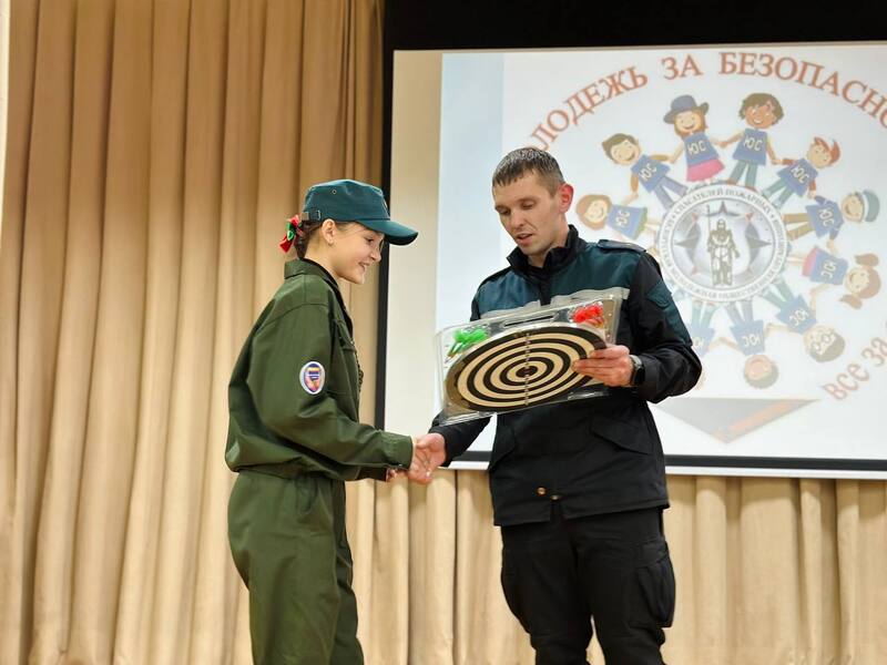 budushchie-geroi-na-starte-proshyel-rayonnyy-slyet-klubov-yunykh-spasateley-pozharnykh_4