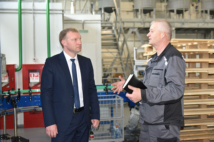 maksim-bakurov-vstretilsya-s-kollektivom-skanlink-v-ramkakh-edinogo-dnya-informirovaniya_5