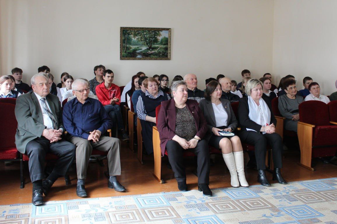 yubileynuyu-estafetu-posvyashchennuyu-85-letiyu-obrazovaniya-glubokskogo-rayona-prinimal-ozeretskiy-_4