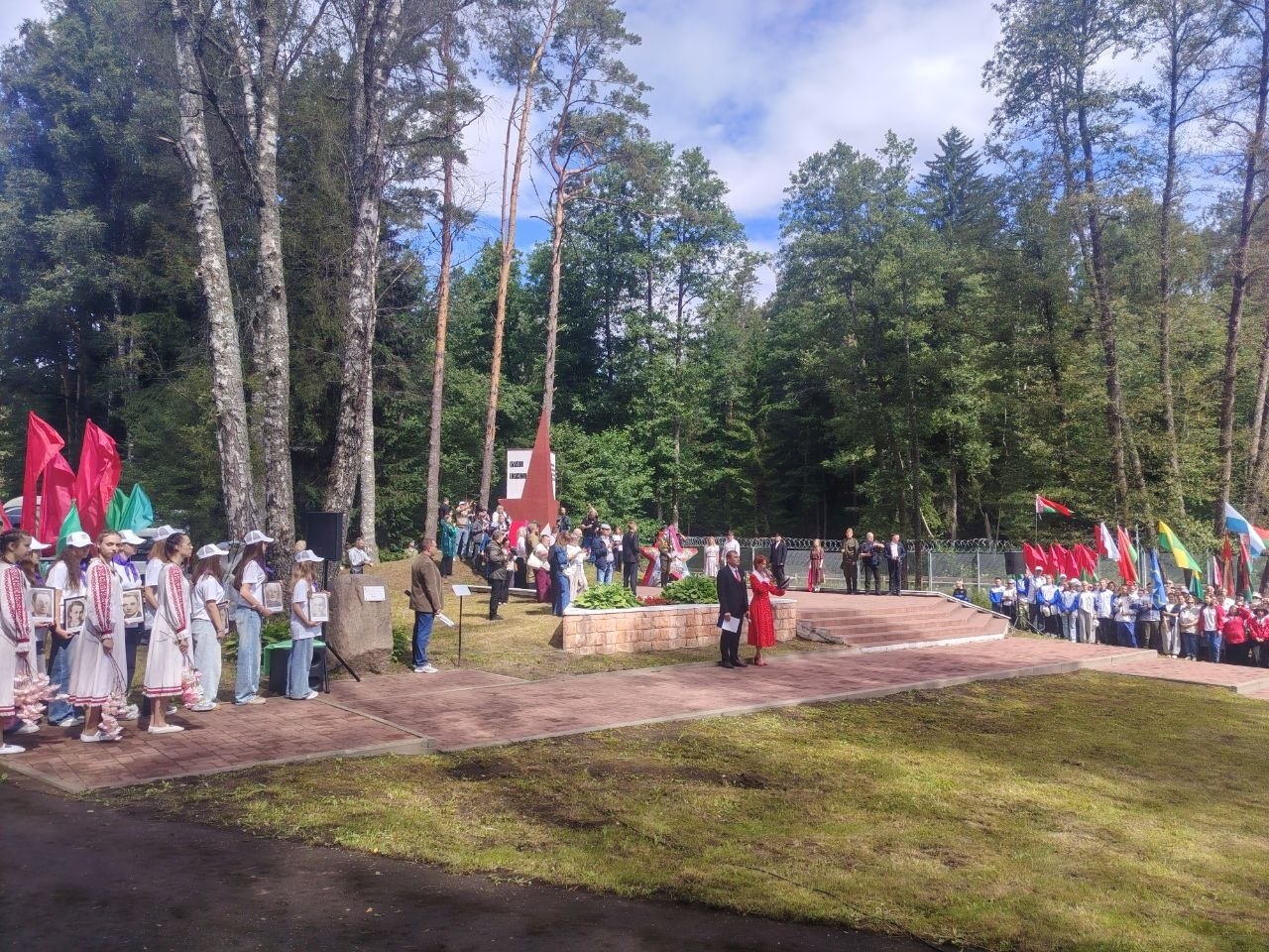 kurgan-druzhby-67-ya-vstrecha-na-granitse-belarusi-i-rossii_0