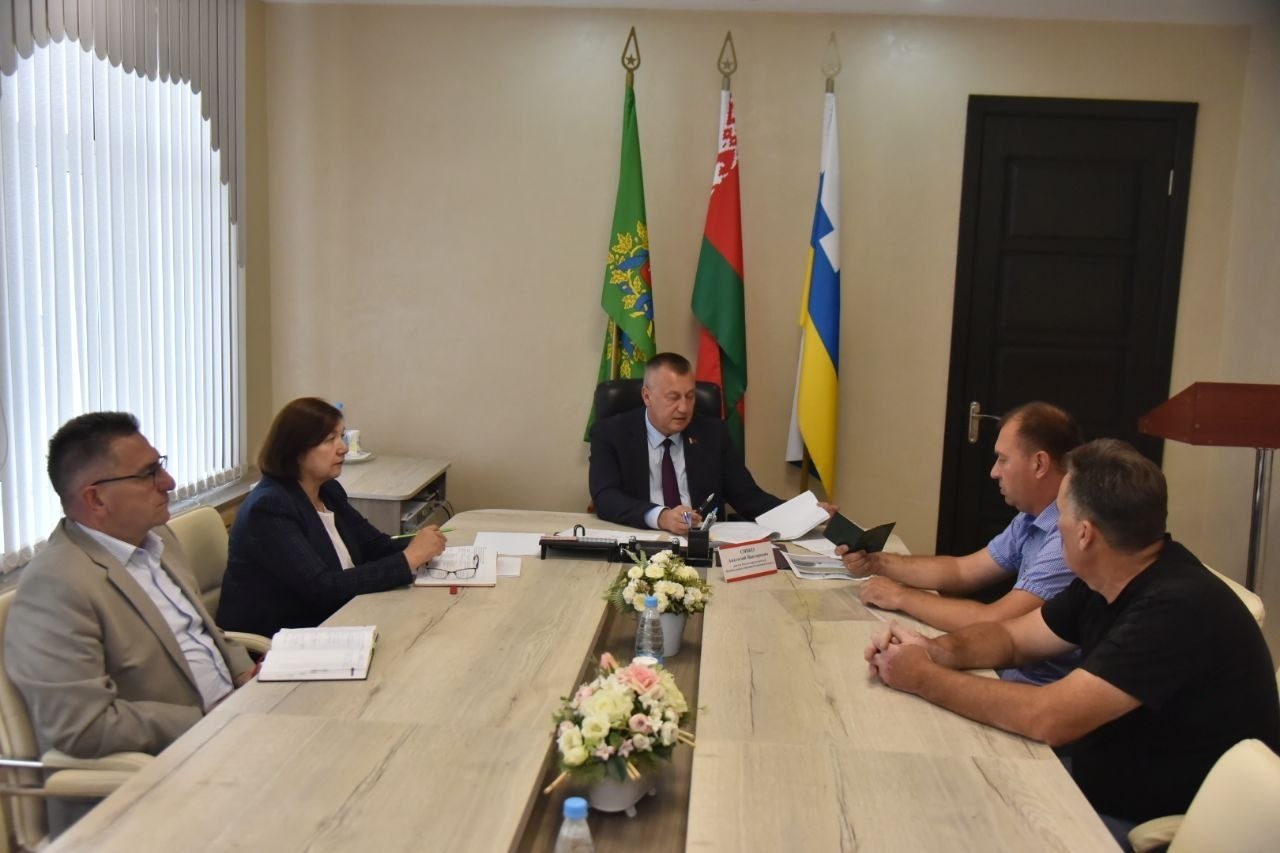 Депутат Палаты представителей Национального собрания Республики Беларусь Анатолий Сивко встретился с жителями района.