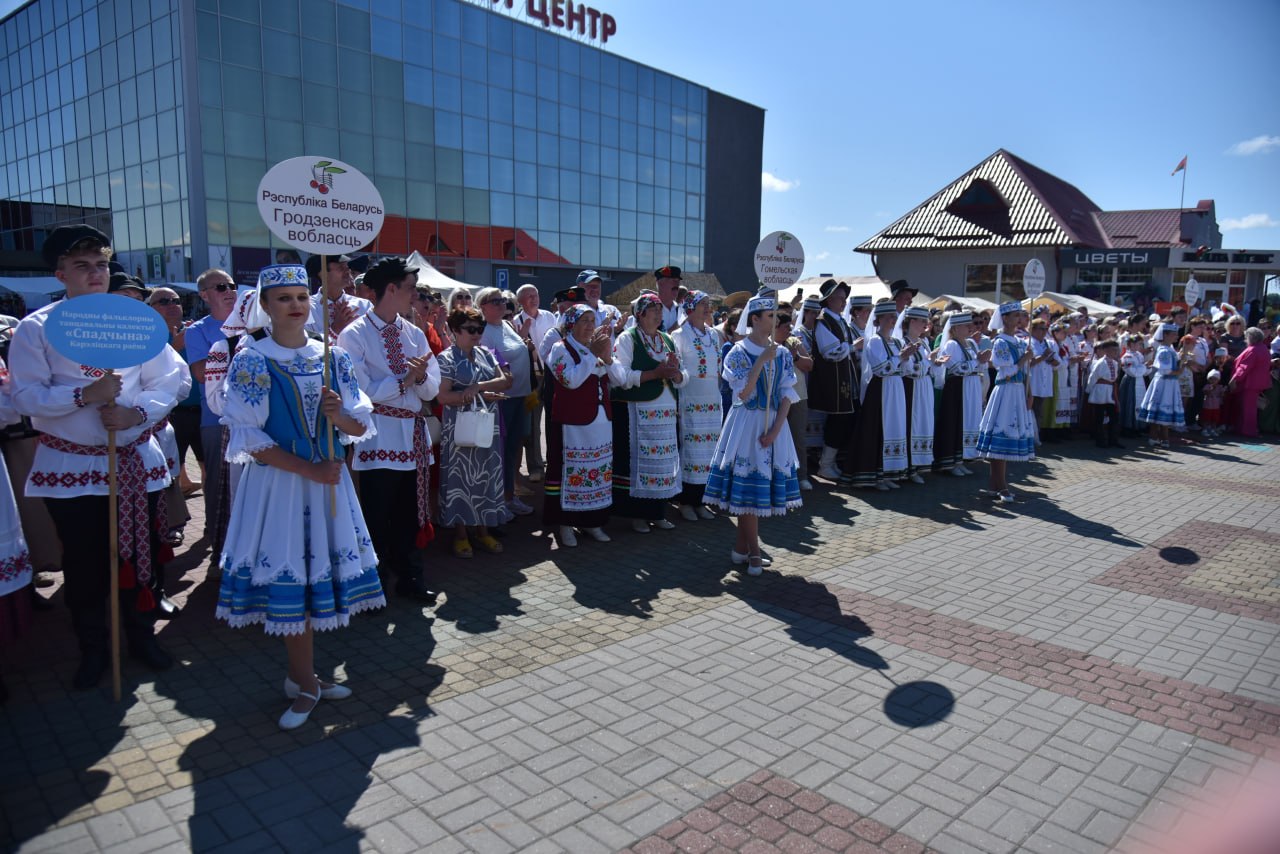 -vishnyevyy-festival-prodolzhaetsya_8