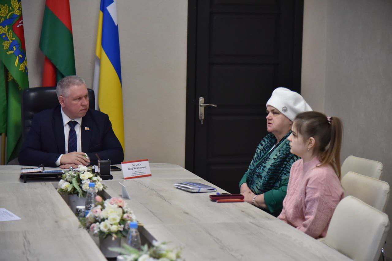 zhile-dlya-medikov-voda-i-livnevki-itogi-priema-u-predsedatelya-rayispolkoma_0