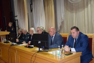 У гарадскім доме культуры прайшоў гарадскі бацькоўскі сход "Бяспека дзяцей -агульны клопат дарослых"