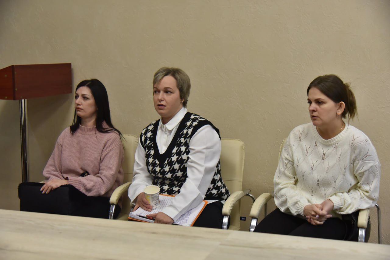 predsedatel-glubokskogo-rayispolkoma-pyetr-belus-provel-priem-grazhdan-_1