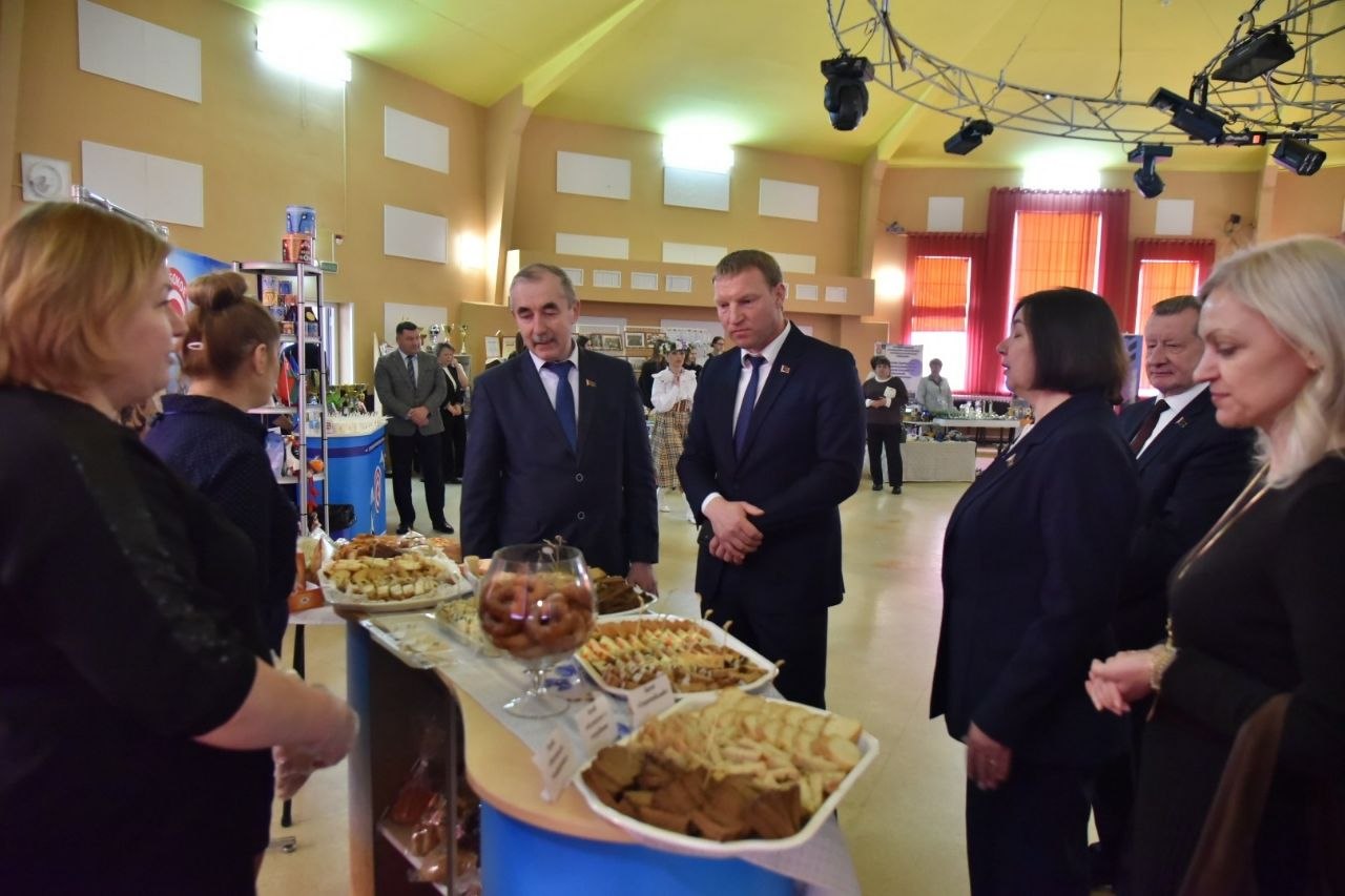 v-glubokom-chestvovali-laureatov-rayonnoy-doski-pochyeta_5