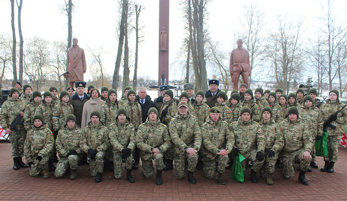 v-glubokom-proshla-torzhestvennaya-tseremoniya-prinyatiya-prisyagi-vospitannikami-voenno-patriotiche_11