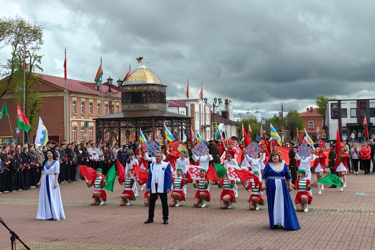 v-glubokom-proshli-meropriyatiya-posvyashchennye-dnyu-gosudarstvennogo-flaga-gosudarstvennogo-gerba-_11