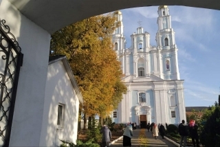 У сабор Раства Прасвятой Багародзіцы ў г. Глыбокае прыбыў каўчэг з часціцай мошчаў святой блажэннай Матроны Маскоўскай