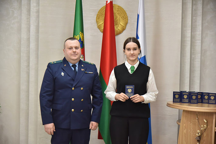 yunye-zhiteli-glubochchiny-poluchili-svoy-glavnyy-dokument_2