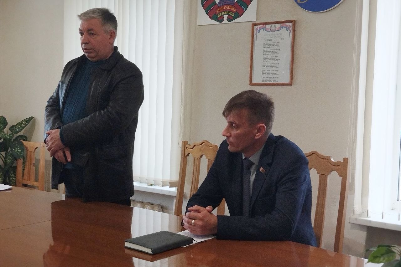 oblastnye-i-rayonnye-informatsionnye-gruppy-posetili-trudovye-kollektivy-glubochchiny_2