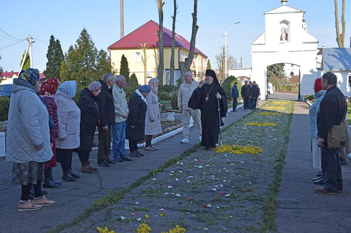 Епископ Полоцкий и Глубокский Игнатий возглавил праздничную Божественную литургию в соборе Рождества Пресвятой Богородицы 