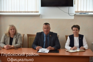 Депутат Палаты представителей
Национального собрания Республики Беларусь Анатолий Сивко встретился с
коллективом Глубокского районного центра гигиены и эпидемиологии в рамках 
Единого дня информирования.