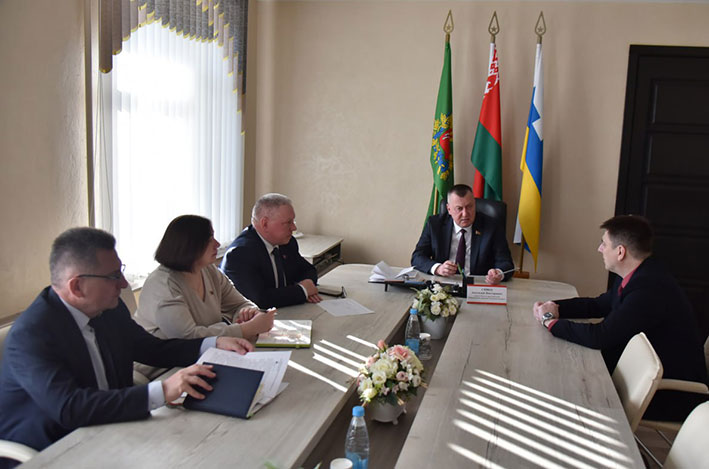 deputat-anatoliy-sivko-provel-priem-grazhdan-v-glubokom_1