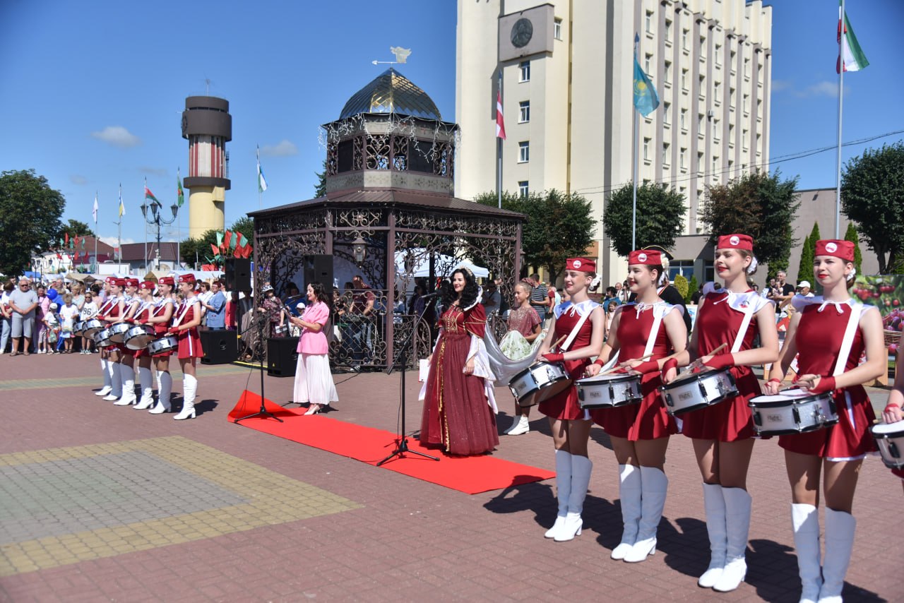 -vishnyevyy-festival-prodolzhaetsya_14