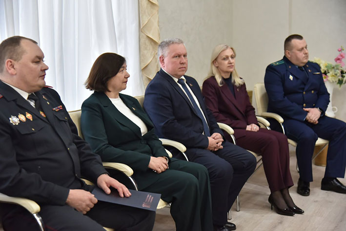 yunye-zhiteli-glubochchiny-poluchili-svoy-glavnyy-dokument_6